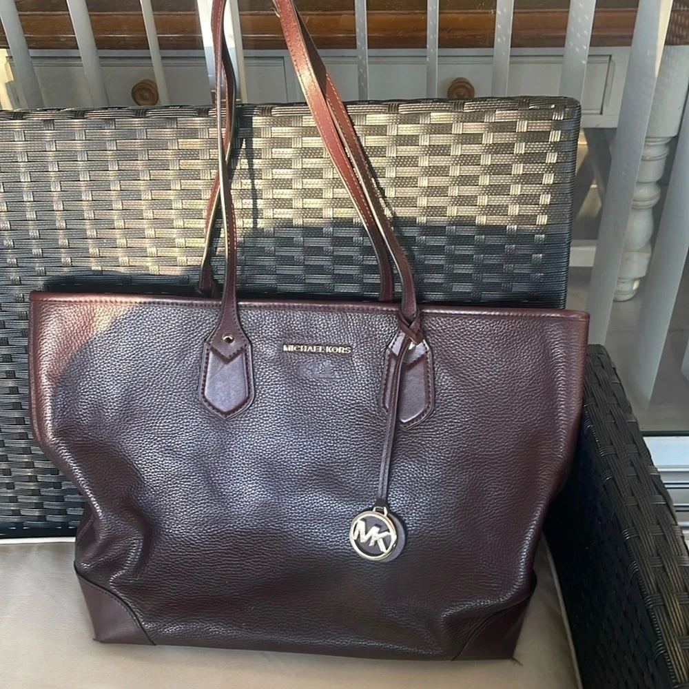 MICHAEL KORS Eva pebbled leather tote bag barolo